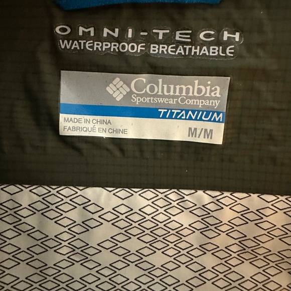 Columbia Sportswear - Green Hooded Titanium Shell - Size Medium - Picture 5 of 6